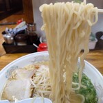 マルチョンラーメン - 麺リフト