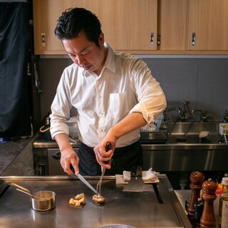 オーナーシェフ・八瀬河竜一が特別なひと時を提供します