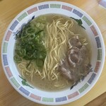 はかたや  - 料理写真:博多ラーメン　290円(税込)