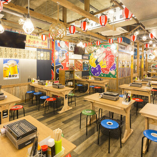広々とした活気ある店内◆大人数の宴会にも最適