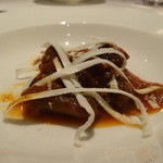 インカント - 牛、豚、羊、馬の4種のお肉をじっくりトマトとカステルデルモンテの赤ワインで煮込んだお肉屋さんのラグー