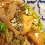 Ichijin - ラーメン（700円）スープと揚豚脂