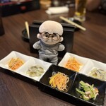 けむっ亭 - 欠席者の代わりに人形が参加♪■お通し ￥500/a