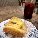 OLGA LE BON BON DONUTS - 