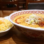雲龍一包軒 - 白ごま担々麺とエビ蟹炒飯セット