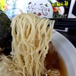 中華麺房 東龍 - 麺リフト⤴細麺に魚介も香るスープが絡んで旨し(๑´ڡ`๑)