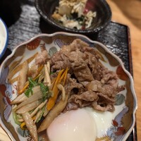 北新地 つきしろ - すき焼きに温玉が