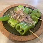 和酒肴Bar ナナセ - 甘唐辛子の串焼き