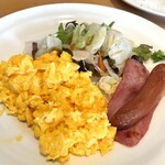 ガスト - スクランブルエッグ＆ベーコンソーセージ
セット¥750込(2…25/8/中旬時点)