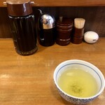 とん平 - 温かいお茶が提供されました