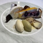 ル・ジャンティオム - デザート6種盛りにアイスクリームまで添えられていて嬉しい悲鳴(≧∀≦)