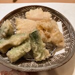 ひろ作 - 早秋の天ぷら盛り合わせさんでーす。①