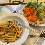 Al Gazebo - 料理写真:パスタと肉料理と野菜と炭酸水 €8