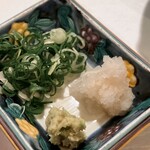 ひろ作 - 薬味も美しいでーす。