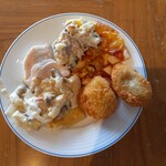 Restaurant Azzurro Mare Terrace on the Bay - グラタン、白身魚のフライ、ピザ、鶏肉のカルパッチョ、さつまいもと秋刀魚のサラダ