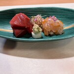 ひろ作 - 本鮪と鰈飛子和えさんでーす。①