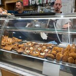 Caffè Parisi - カッコいい親父さんが取ってくれる