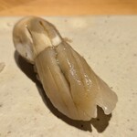 すしやのたい悟 - 平貝も好きな貝類のベスト５に入りますが大好きな歯ごたえです。