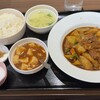 東盛餃子房 - 牛スジとジャガイモ炒め　麻婆豆腐ザーサイ卵スープタピオカ付き