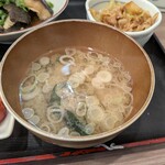 てっぺん - 絶品味噌汁。