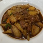 東盛餃子房 - 牛スジ、ジャガイモ、タマネギ、ニンジン、ピーマン、生姜　ピリ辛味でしたー