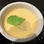 Take - 鶏肉、鯛、小海老の入った茶碗蒸し
                        お上品なお味付け((*´ﾟ艸ﾟ`*))まぃぅ～♪