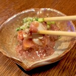 ウミネコ - 酒盗とクリームチーズの和物