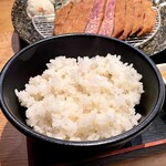 牛かつ なかい - 麦飯