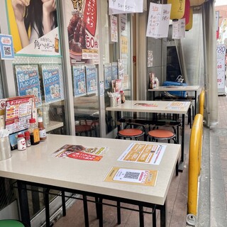 開放的なテラス席あります