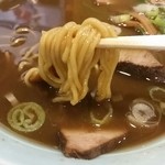 今池呑助飯店 - 麺アップ