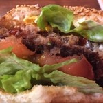 ジャックスピザアンドバーガーズ - パテはクォーターパウンダーです。トッピングされたマヨがたまりません！！