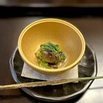 よし町 - ツルムラサキの火入れめっちゃいい！！我が母の茹でるツルムラサキと全然違う！！母の茹でる草みんなデロデロなんだよなー。