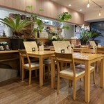 アラリヤ ランカ - テーブル席