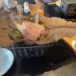 八起庵 丸太町本店 - 【焼物】　京鴨朴葉焼き　　鴨もも肉　葱味噌　舞茸　平茸　あわびだけ　木の葉南瓜　むかご　銀杏