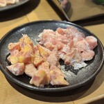 手羽トロ唐揚げと鶏焼き肉 愛之助 - 