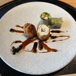 八起庵 - 【油物】　京赤地鶏かつ　モッツァレラチーズ　叩き梅　大葉　山椒しょう油　ピクルス生春巻き（長芋、パプリカ、茗荷、大葉）