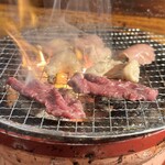 炭火焼肉 ホルモン にく式 - 
