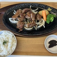 TRATTORIA KIKUYA - サイコロステーキセット　¥1,800