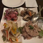 めがねNONNO - 前菜四種。蓮根バルサミコ酢。鯵のマリネ。ローストビーフ。きのことサーモン。
