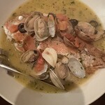 めがねNONNO - アクアパッツァ。貝の出汁がおいしーい。お汁まで飲み尽くし。