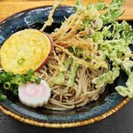 OSOBAR -  春菊の天ぷら、えのきの天ぷら、さつまいもの天ぷらのせお蕎麦　