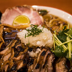 らぁ麺 とうひち - おろし大根と大葉