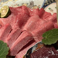 大皿焼肉 老中 - 特上タン❤️  薄切り＆厚切り