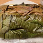 アラリヤ ランカ - バナナの葉で包んであります
