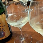 炉ばたイタリアン 自然派ワイン いるふぉ - クレマン・ド・ブルゴーニュ。個人的にはシャンパーニュよりクレマンが合わせやすい