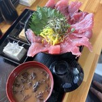 海鮮丼 - 