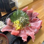 海鮮丼 - 