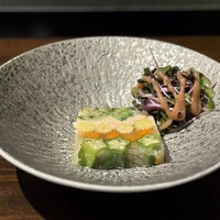 鉄板焼き 牛鳴 - ②野菜とサーモンのテリーヌ