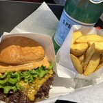 ヘンリーズバーガー 原宿 - 