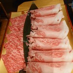 しゃぶしゃぶ　すき鍋　おもき 銀座店 - 赤身と霜降りの盛り合わせ